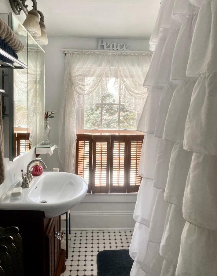 The Bella Ella Bed And Breakfast 캐넌다이과 외부 사진
